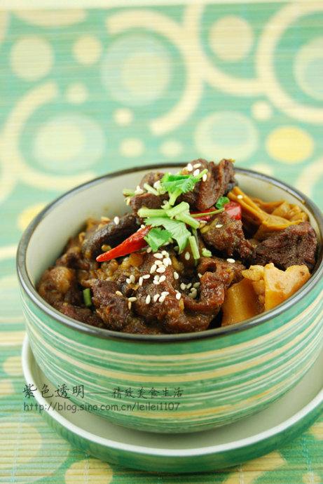 啤酒香菇牛腩砂锅的做法