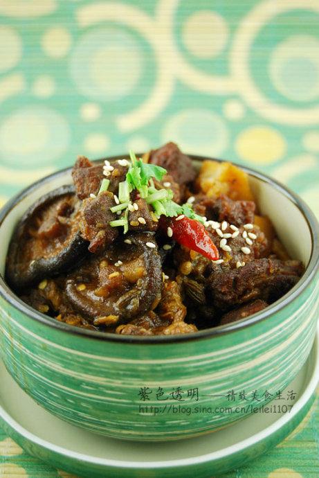 啤酒香菇牛腩砂锅的做法