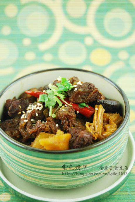 啤酒香菇牛腩砂锅的做法