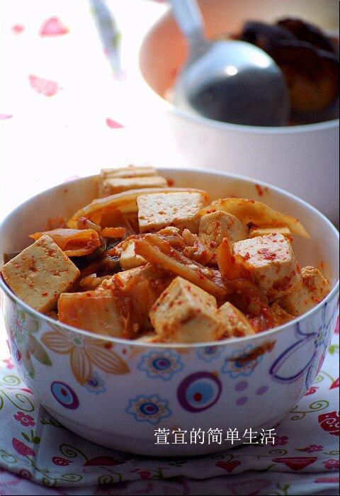 辣白菜炖豆腐的做法