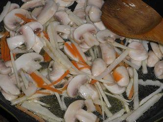 翡翠蘑菇肉丝的做法