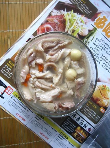 莲子猪肚汤的做法