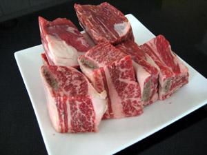 黑椒汁香啤炆牛腩的做法