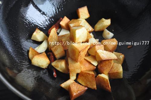 回锅洋芋的做法