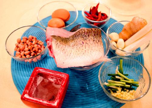 花生辣子鱼排的做法