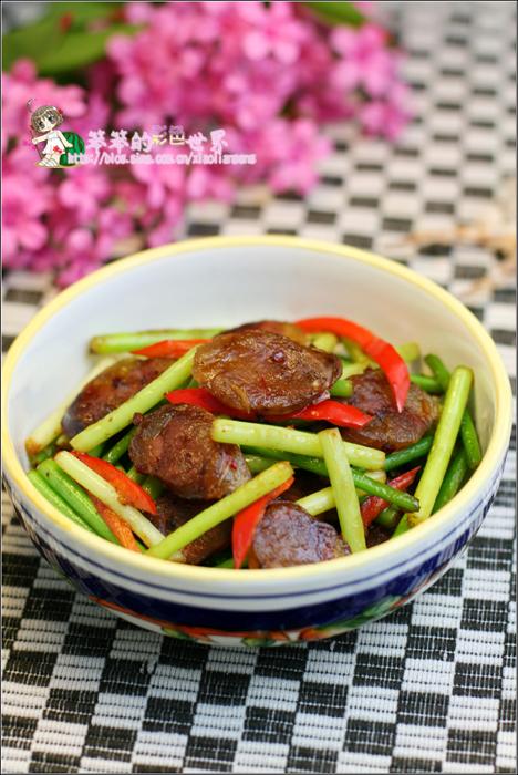 蒜苔炒香肠的做法