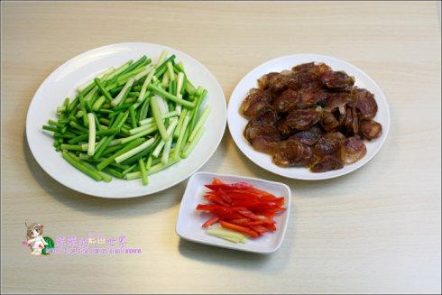 蒜苔炒香肠的做法