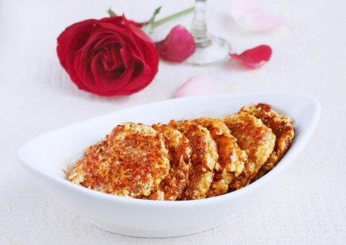 红酒汁藕饼的做法