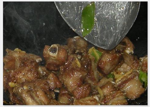 糖醋炸香骨的做法