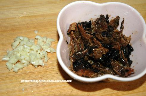 鲮鱼油麦菜的做法