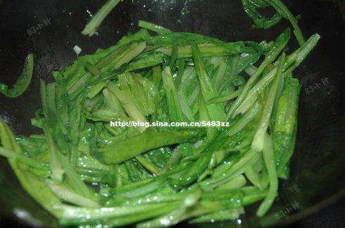 鲮鱼油麦菜的做法