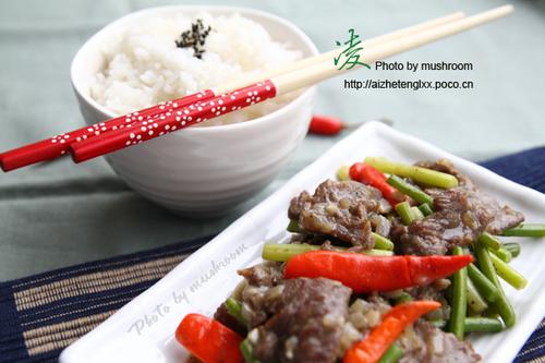蒜苔黑椒牛肉的做法