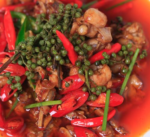 鲜椒茶油牛蛙的做法