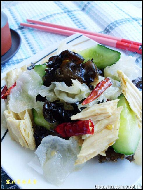 油泼腐竹双耳的做法