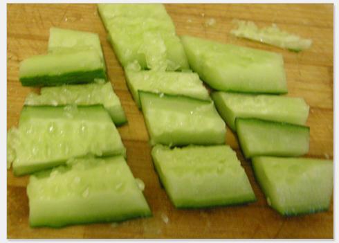 银耳拌黄瓜的做法