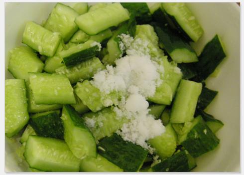 银耳拌黄瓜的做法