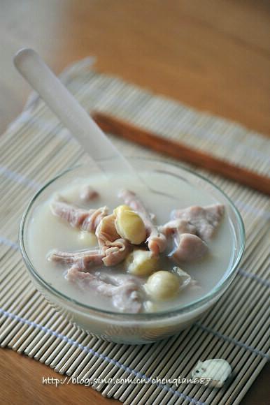 黑椒猪肚白果汤的做法