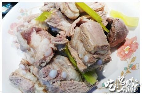 葱香砂锅排骨的做法