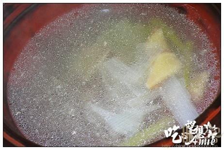 葱香砂锅排骨的做法