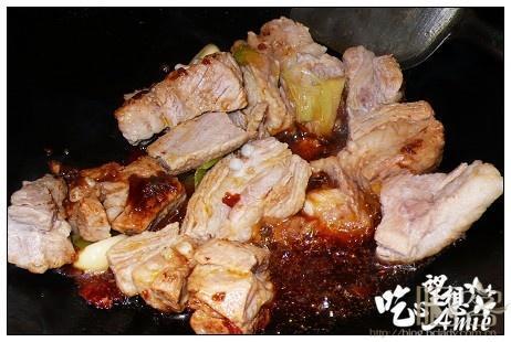 葱香砂锅排骨的做法
