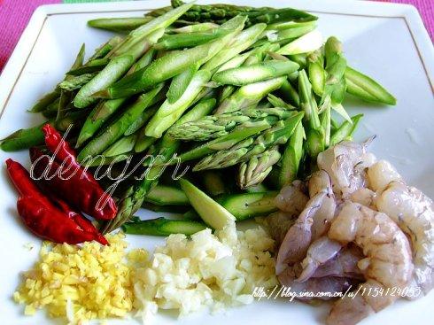 芦笋扒虾仁的做法