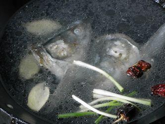 鱼羊鲜菇汤的做法