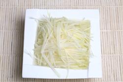 凉拌苤蓝丝的做法