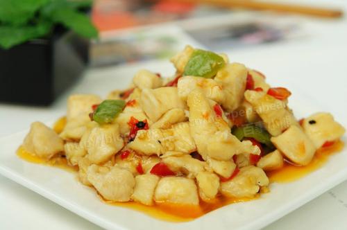酸辣鸡丁的做法