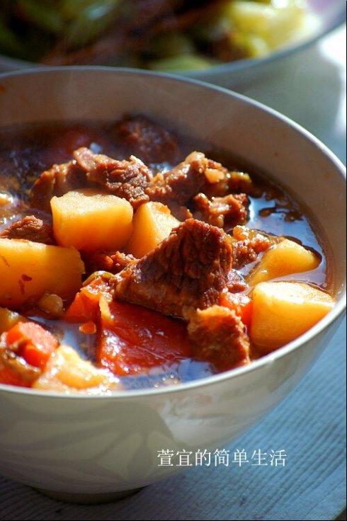 家常土豆炖牛肉的做法