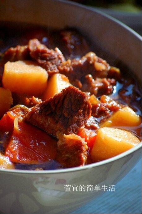 家常土豆炖牛肉的做法