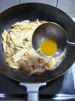 虾籽烧腐竹的做法