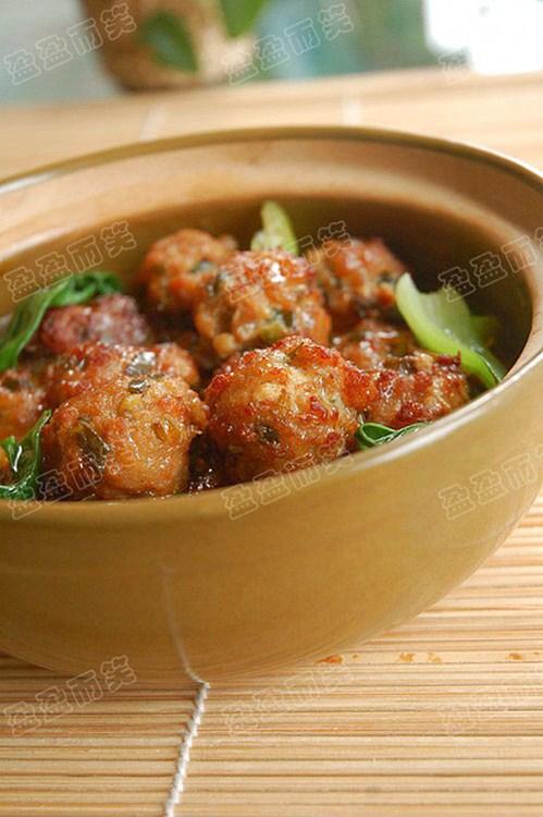 红焖肉丸煲的做法