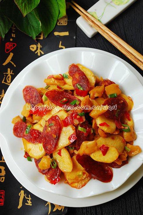 萝卜干腊肠炒茭白的做法