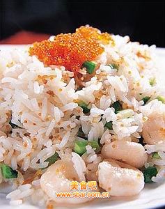 菠萝虾仁炒饭的做法