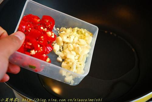 虾酱通菜的做法