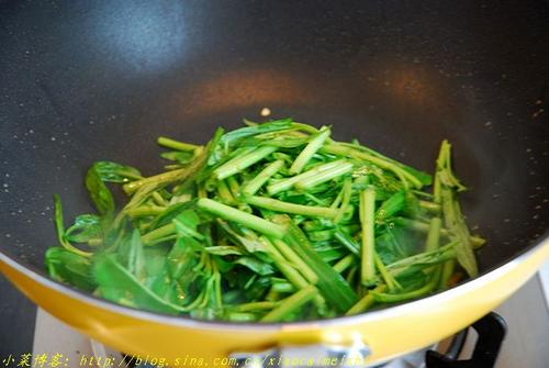 虾酱通菜的做法