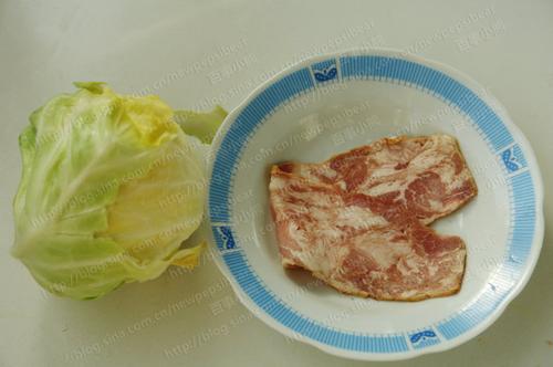 培根莲花白的做法