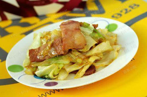 培根莲花白的做法