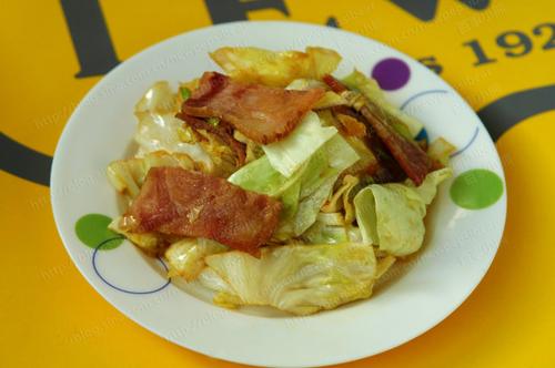 培根莲花白的做法