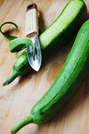 丝瓜蘑菇排骨汤的做法