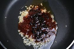 铁板牛仔骨的做法