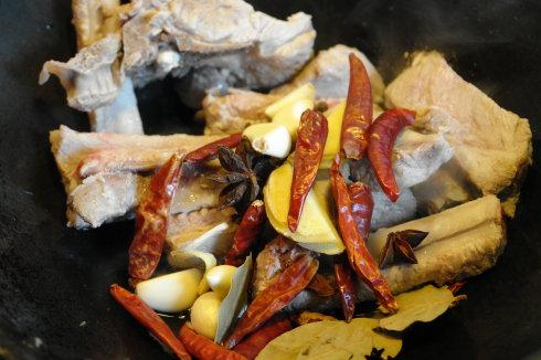 大盘排骨的做法