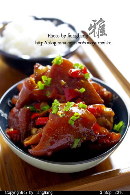 椒香酱猪手的做法