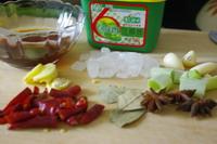 椒香酱猪手的做法