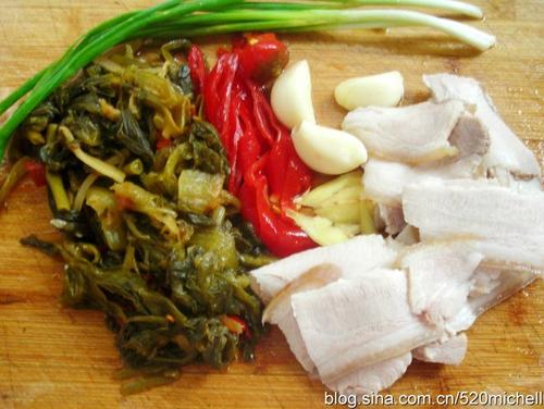 川版酸菜白肉的做法