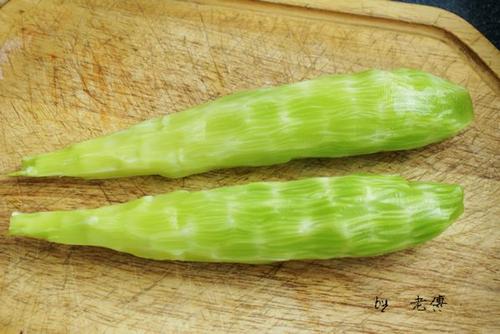 青笋烧兔的做法