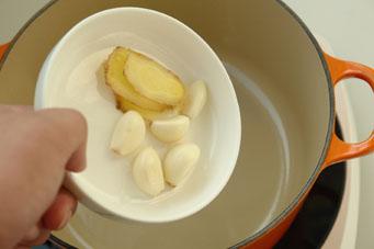 港式秘制猪肘的做法