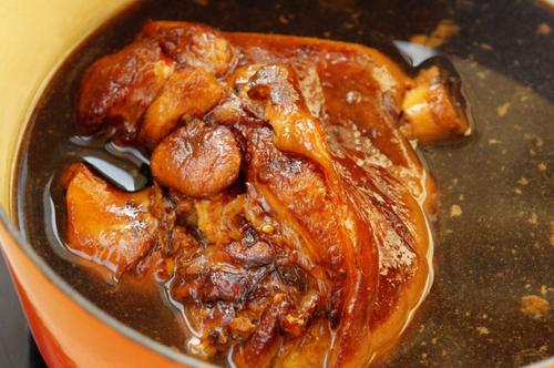 港式秘制猪肘的做法