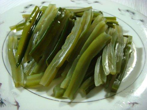 芹菜竹笋裙带菜的做法