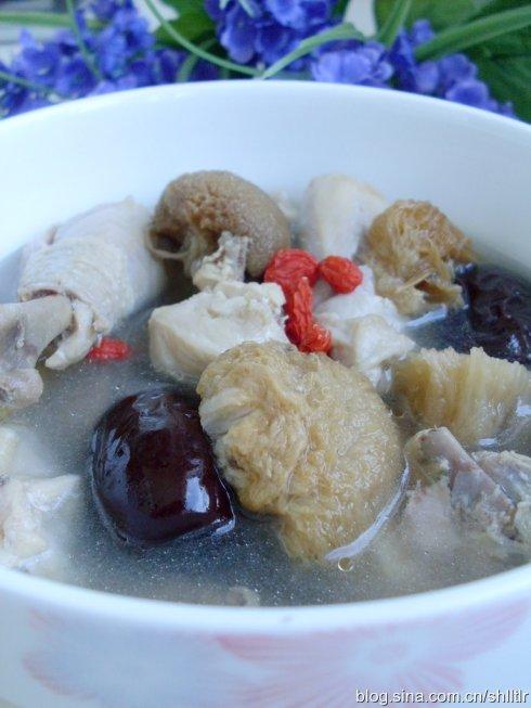 猴头菇炖鸡汤的做法